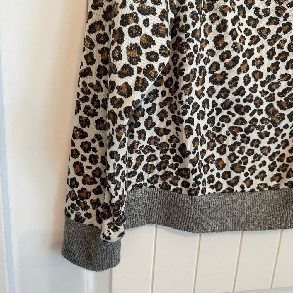 COZY soft and supple animal print sweatshirt, beautiful condition size XL - Picture 5 of 10